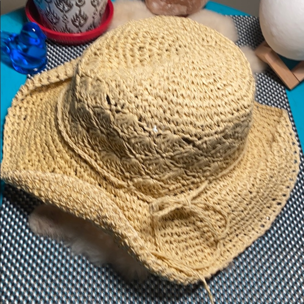 Floppy beach hat